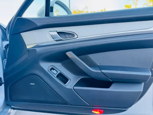 Porsche Panamera Platinum Edition 41