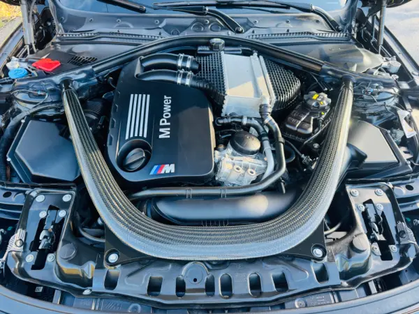 BMW M4 DKG Competition 46