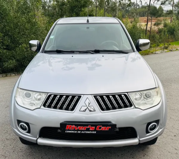 Mitsubishi L200 2.5 DI-D CD Invite AC CC 4WD 7