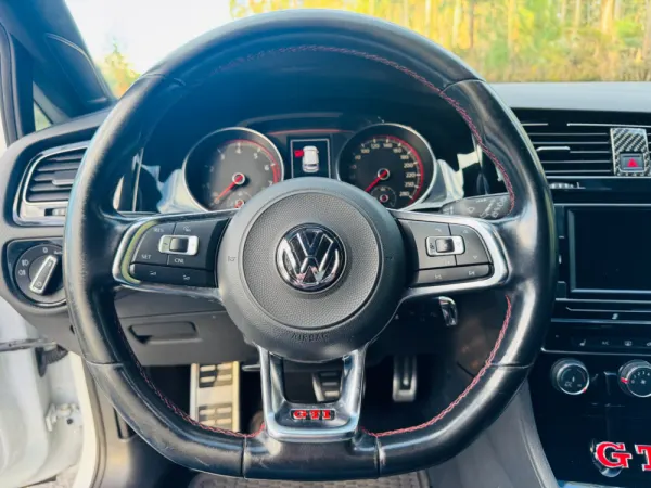 Volkswagen Golf 2.0 TSi GTi DSG Performance 24