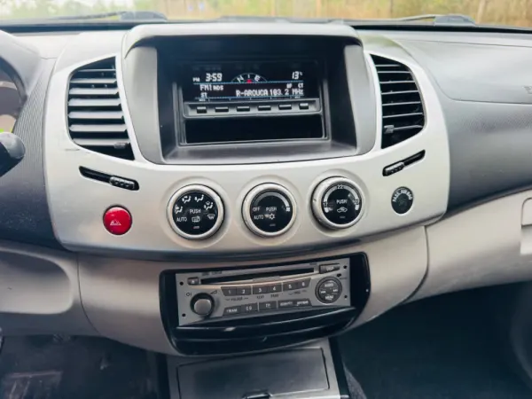 Mitsubishi L200 2.5 DI-D CD Invite AC CC 4WD 28