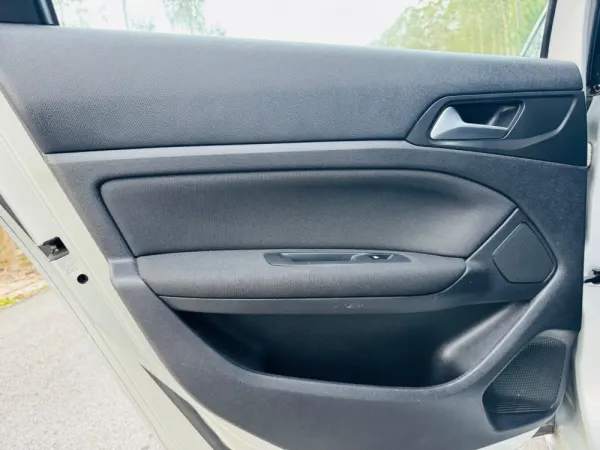 Peugeot 308 SW 1.6 BlueHDi Allure J17 36