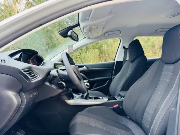 Peugeot 308 SW 1.6 BlueHDi Allure J17 19