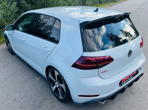 Volkswagen Golf 2.0 TSi GTi DSG Performance 16