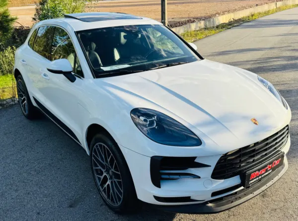Porsche Macan S 9