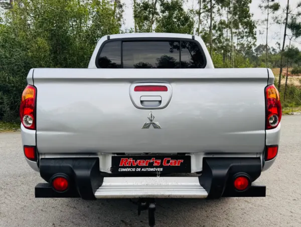 Mitsubishi L200 2.5 DI-D CD Invite AC CC 4WD 12
