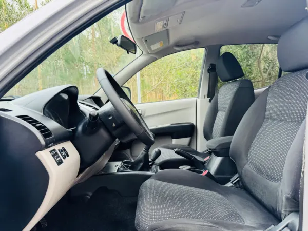 Mitsubishi L200 2.5 DI-D CD Invite AC CC 4WD 20