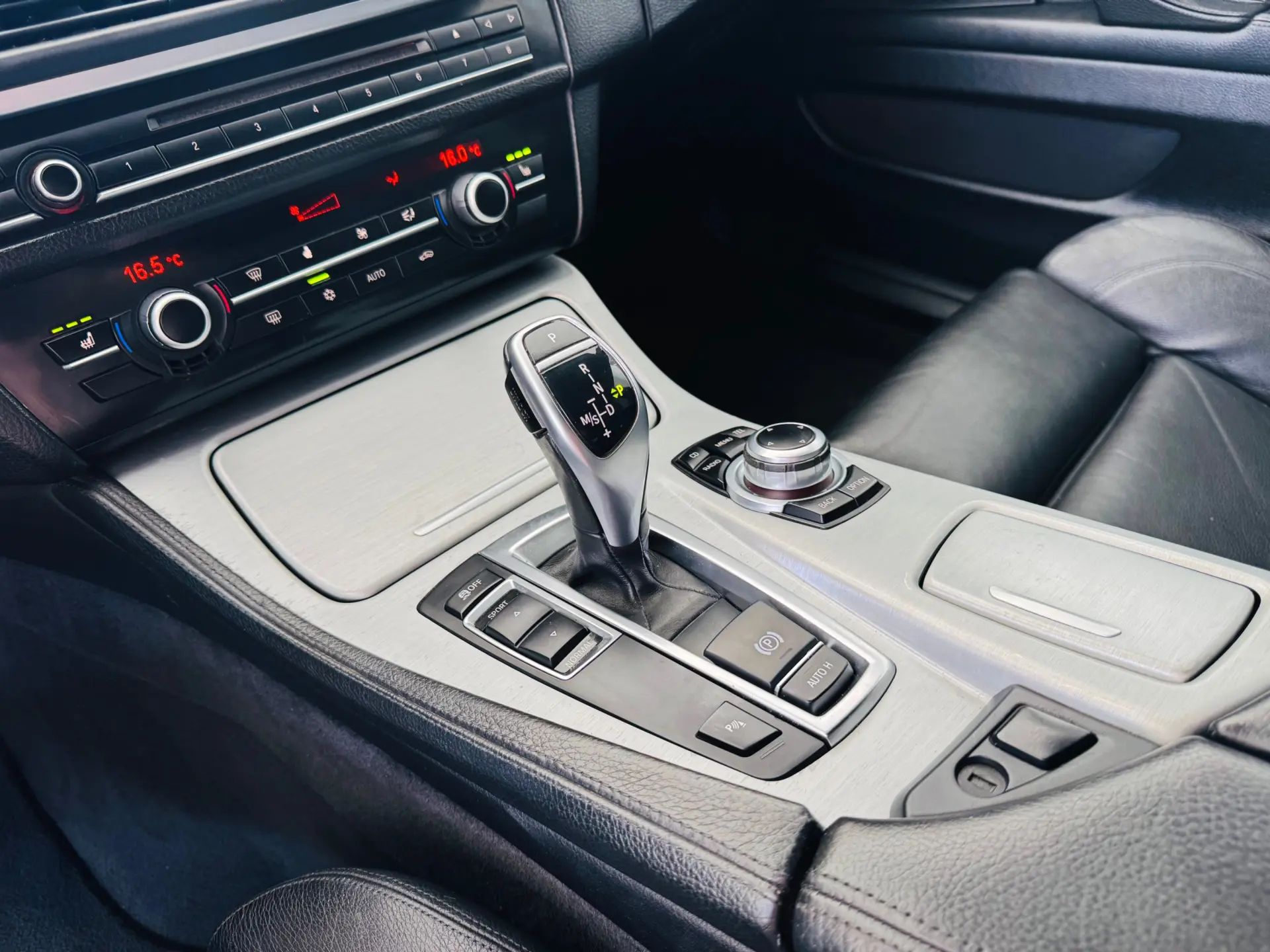 BMW 520 d Pack M Auto 29