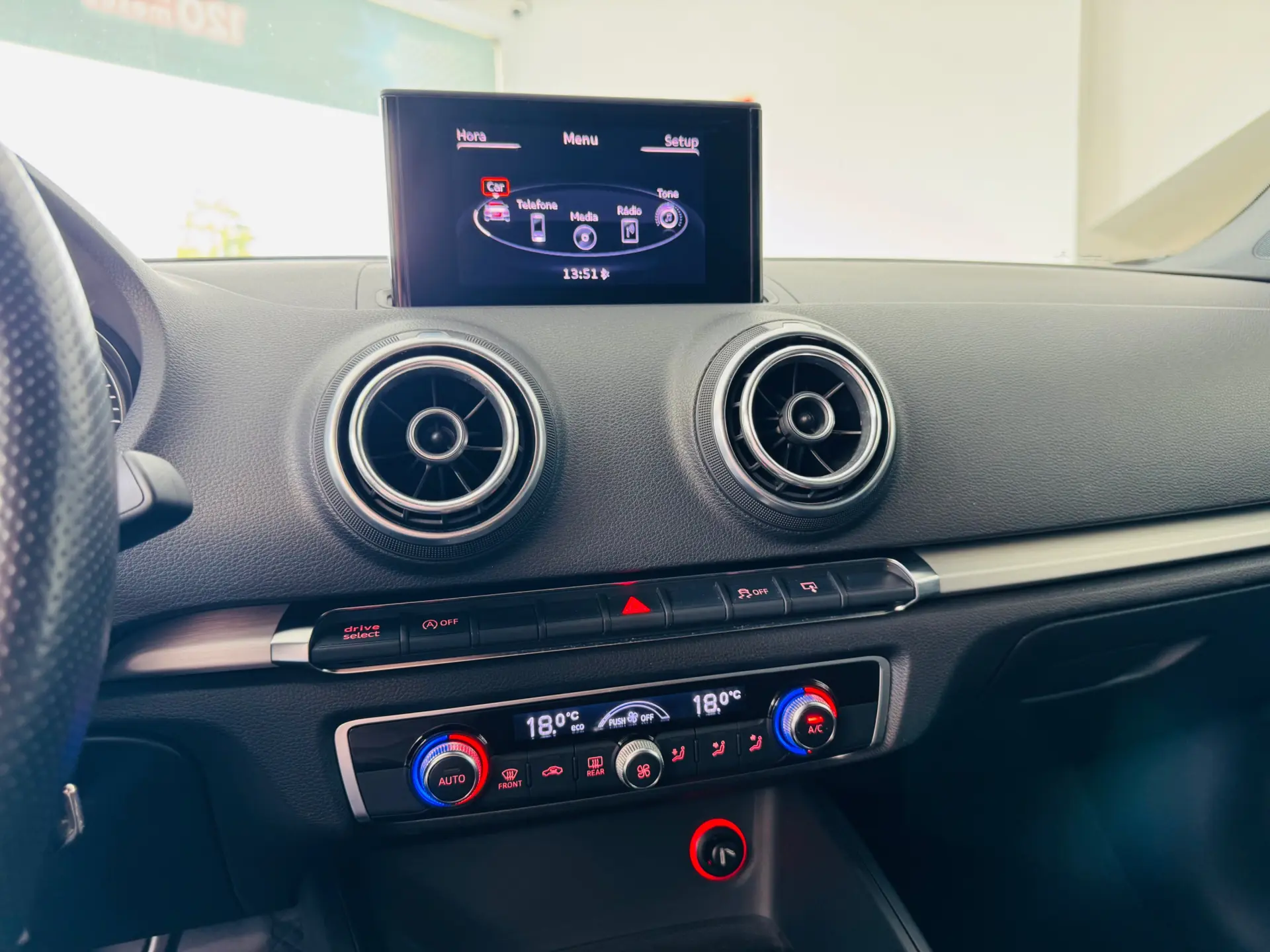Audi A3 Limousine 2.0 TDI S-line 29