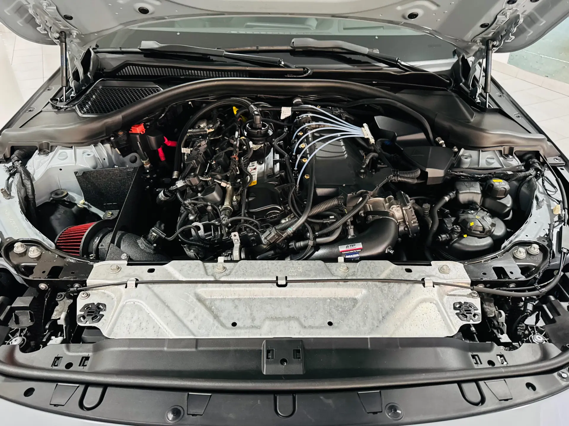 BMW M240i xDrive Auto 43
