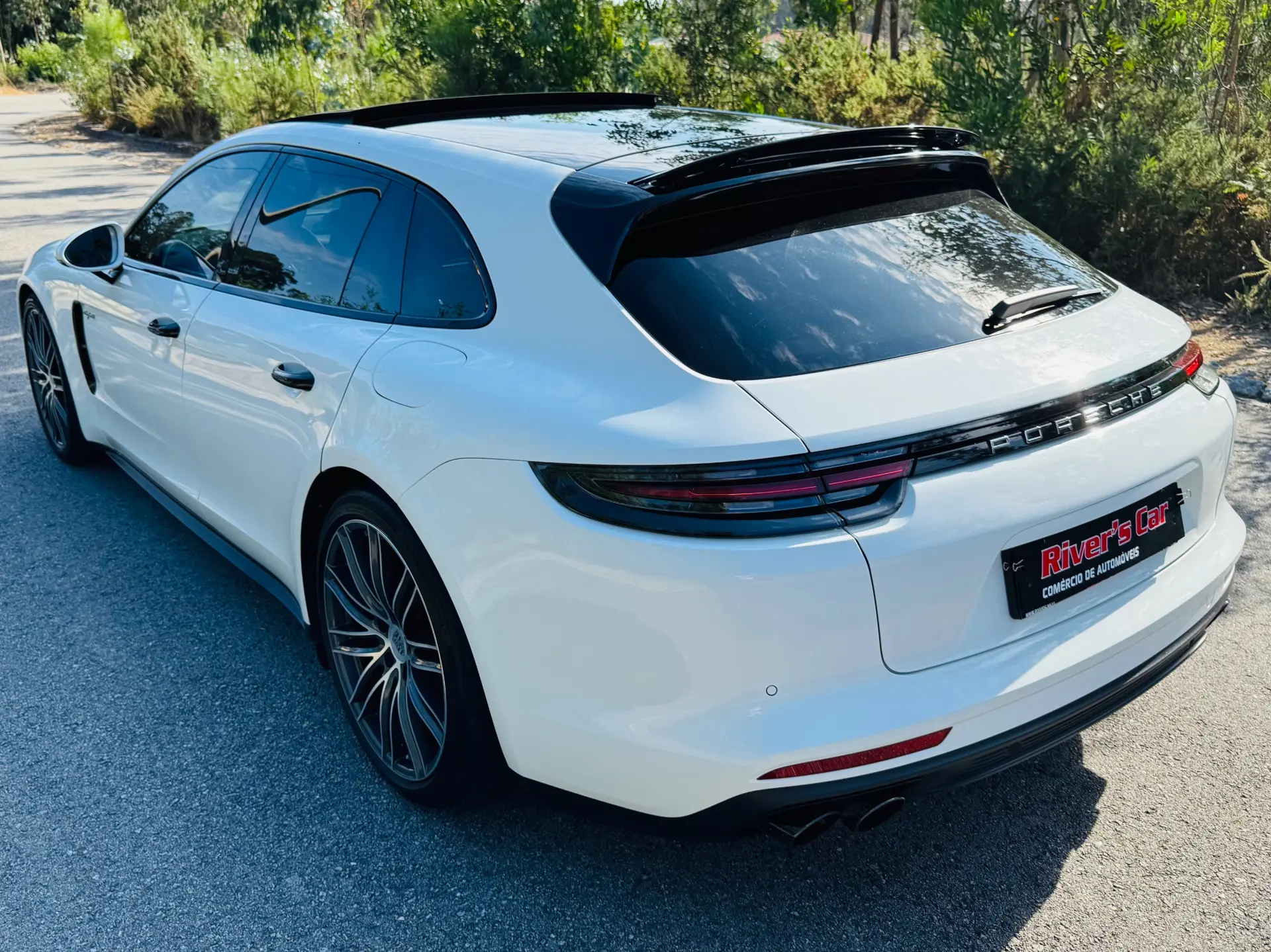 Porsche Panamera Sport Turismo 4 E-Hybrid 16