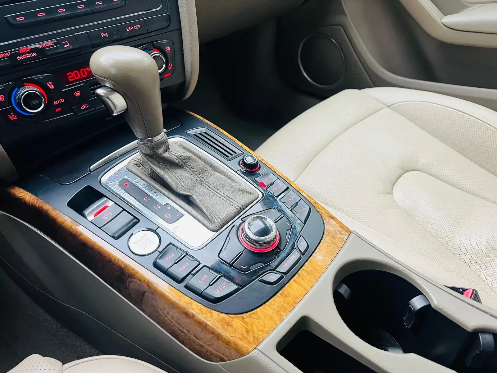 Audi A4 2.7 TDi V6 Exclusive Multitronic 24