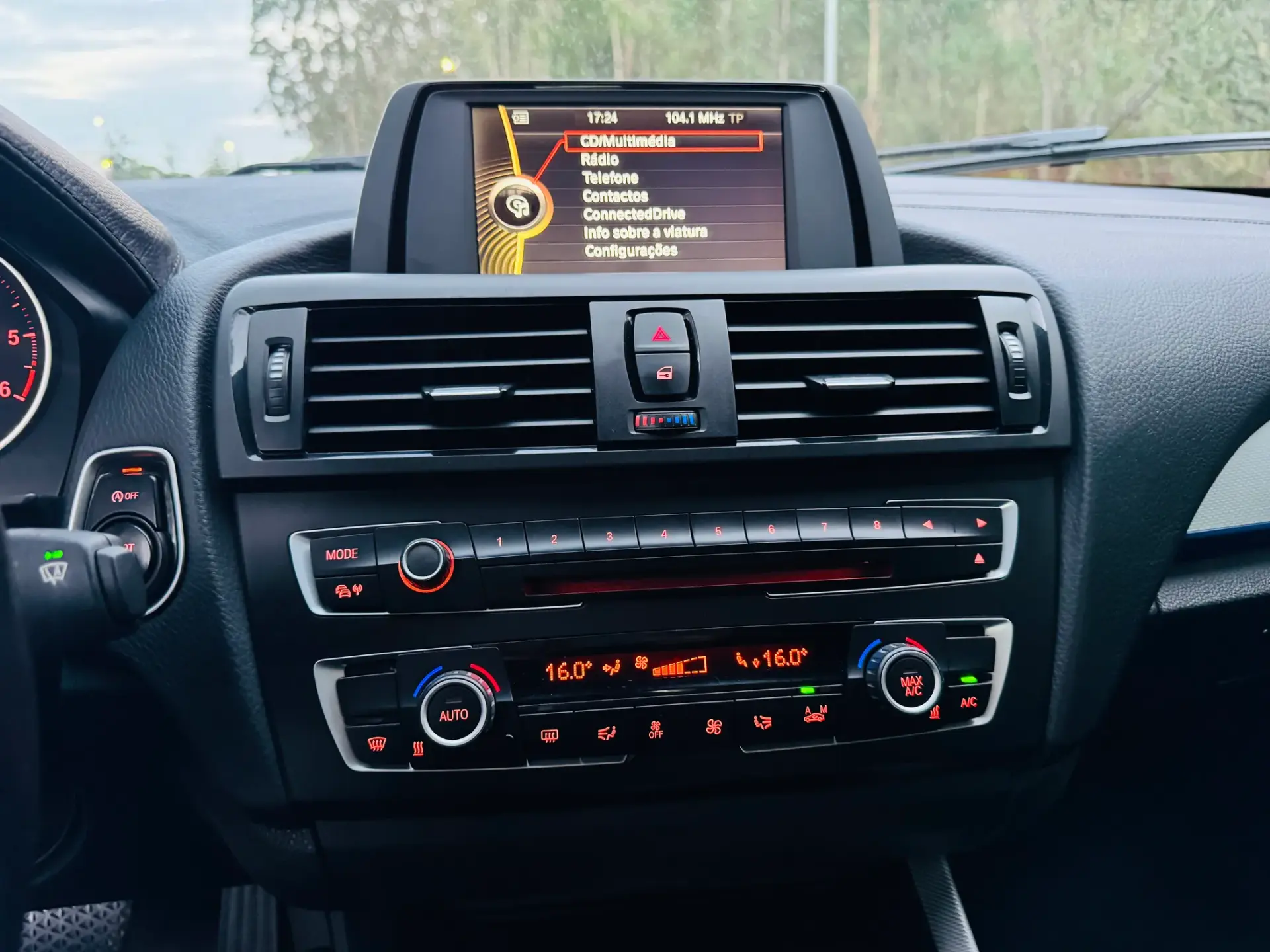 BMW 220 d Pack M Auto 32