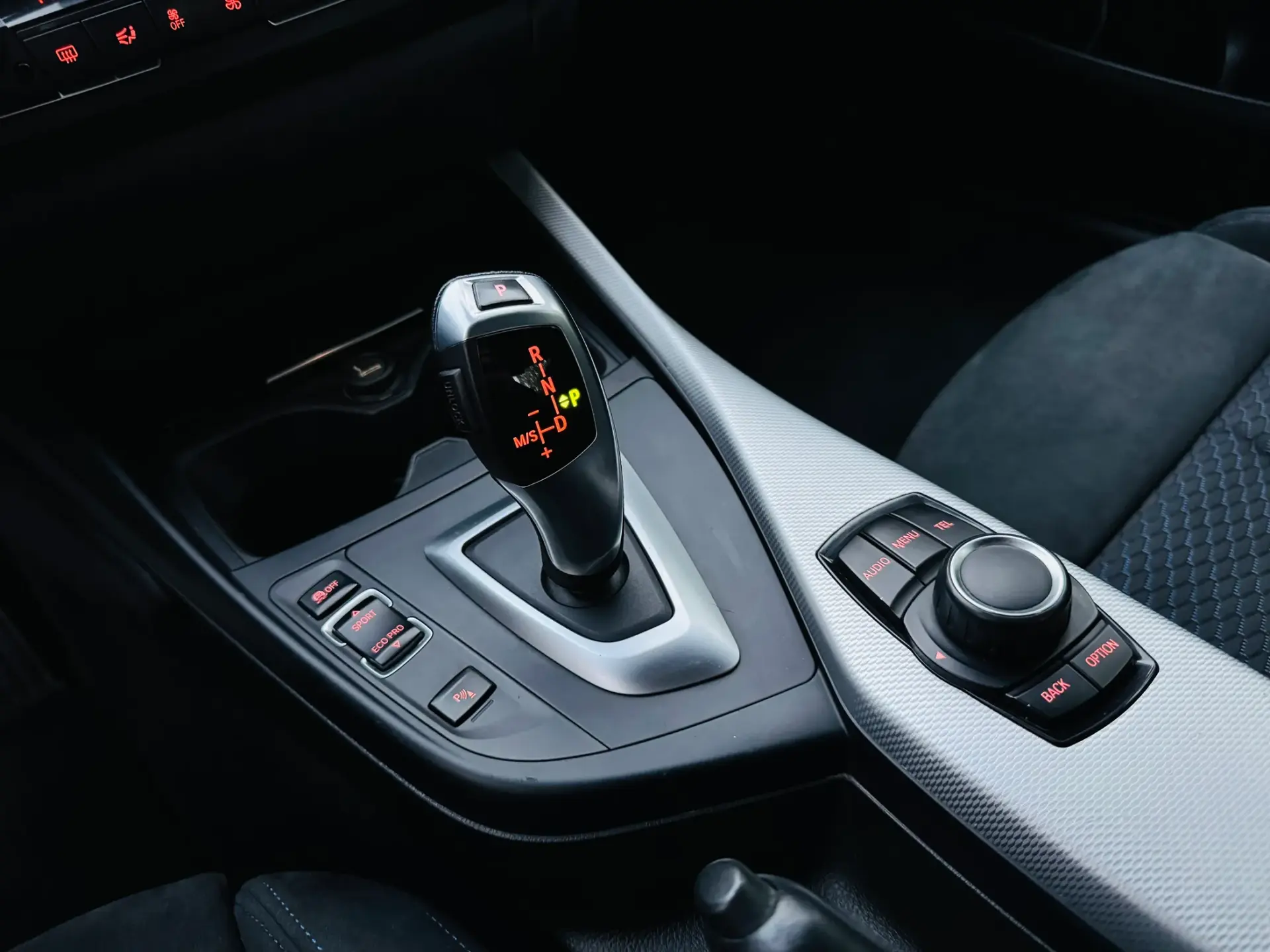 BMW 220 d Pack M Auto 33