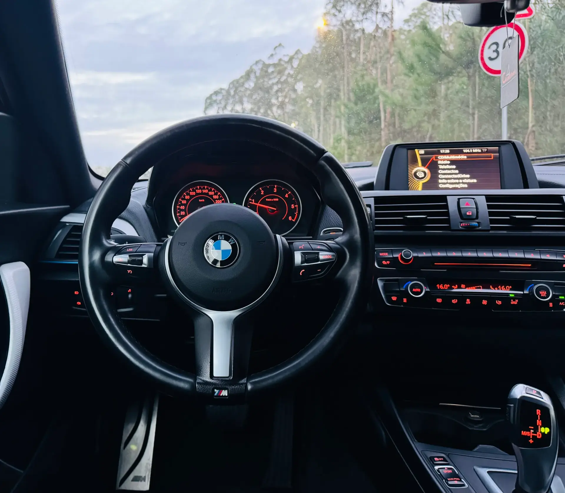 BMW 220 d Pack M Auto 34