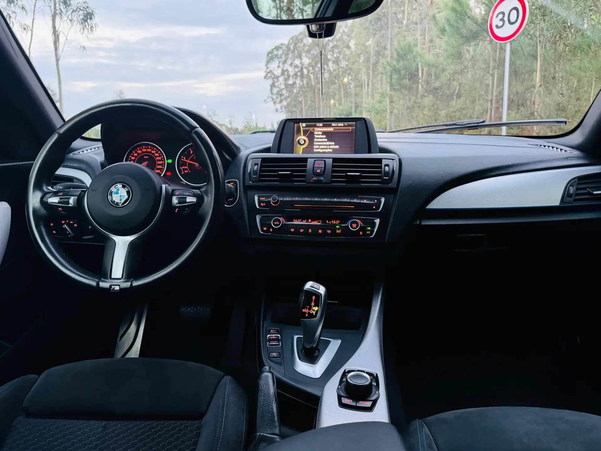 BMW 220 d Pack M Auto 35