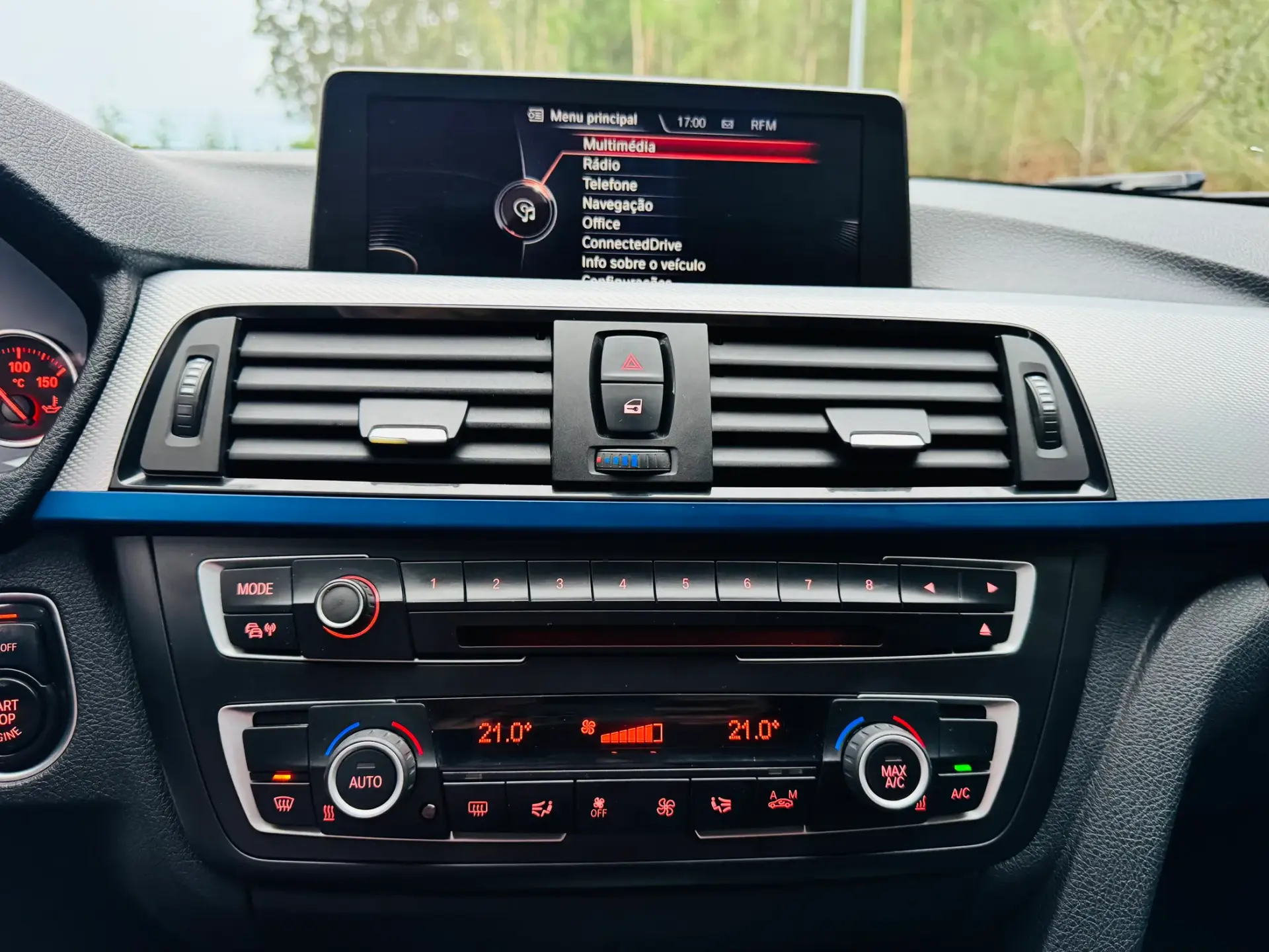 BMW 320 d Touring Auto Pack M 28