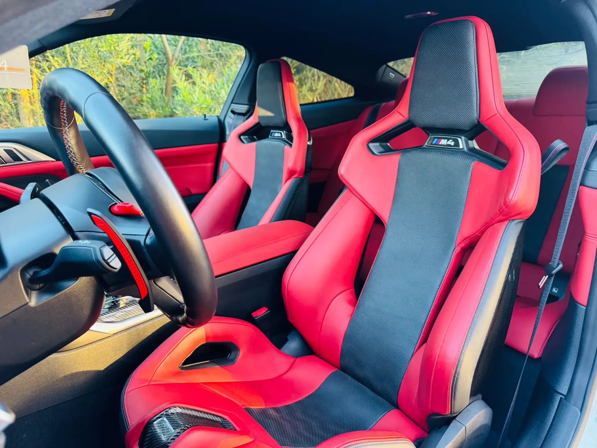 BMW M4 Competition xDrive 27