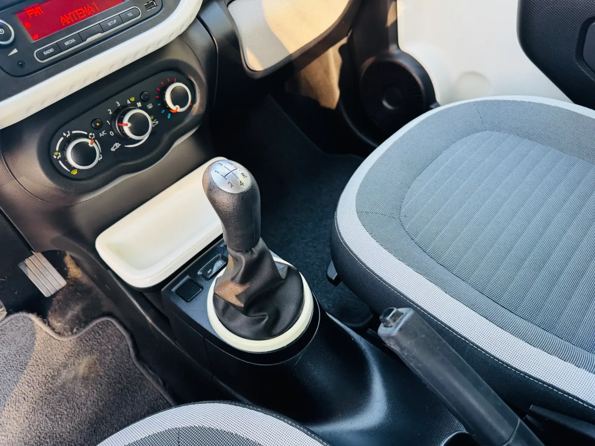 Renault Twingo 1.0 SCe Limited 27