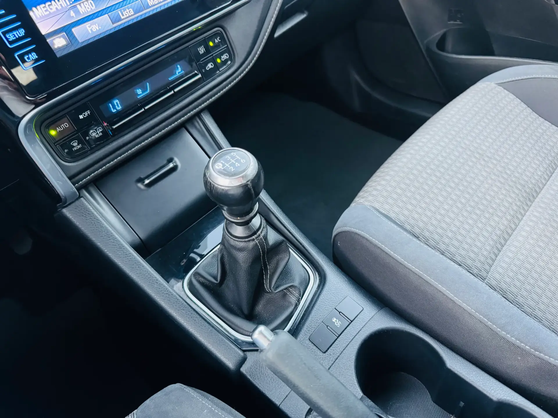 Toyota Auris Touring Sports 1.4 D-4D Comfort+Pack Techno+Pack Sport 27