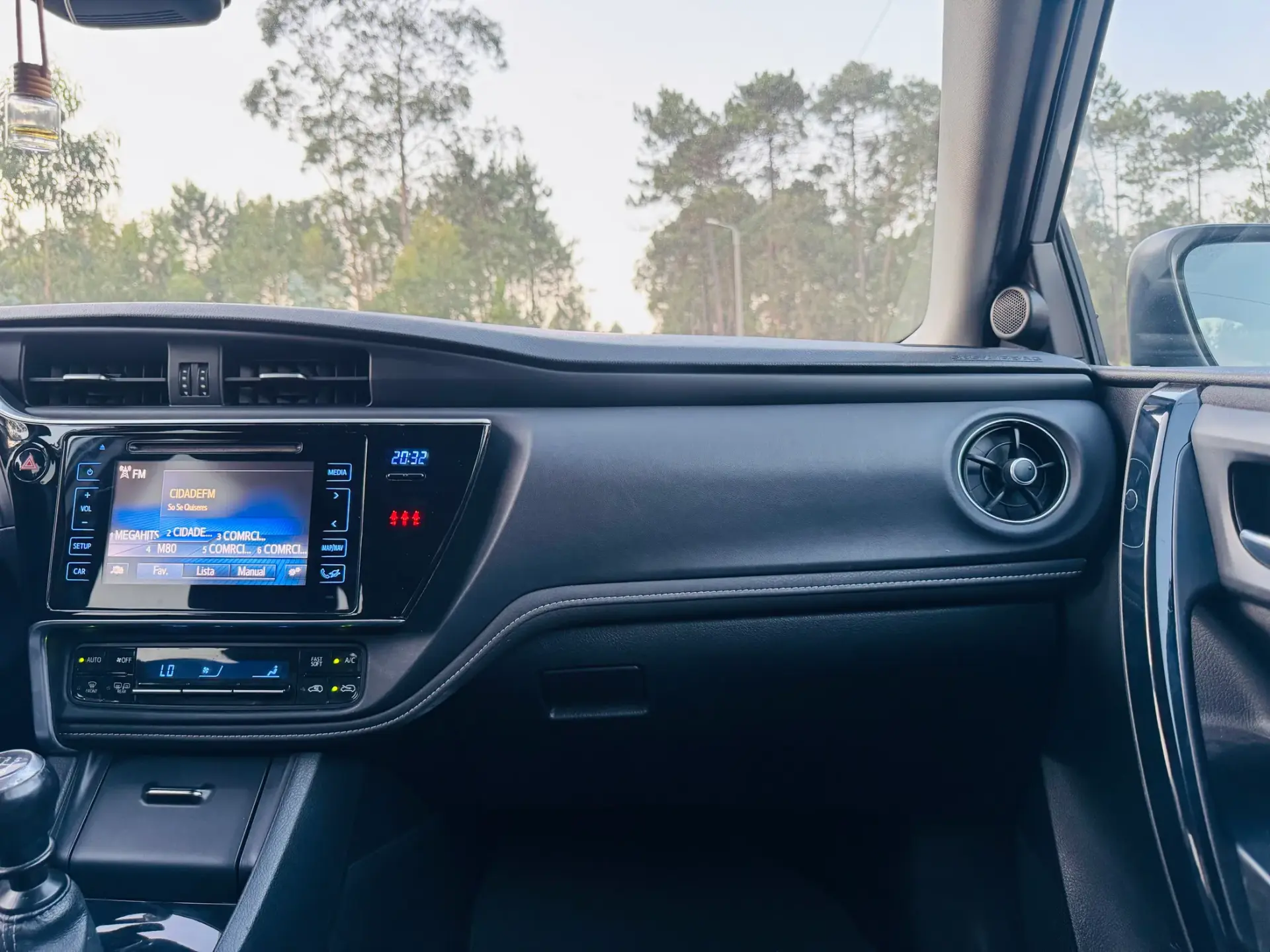 Toyota Auris Touring Sports 1.4 D-4D Comfort+Pack Techno+Pack Sport 32