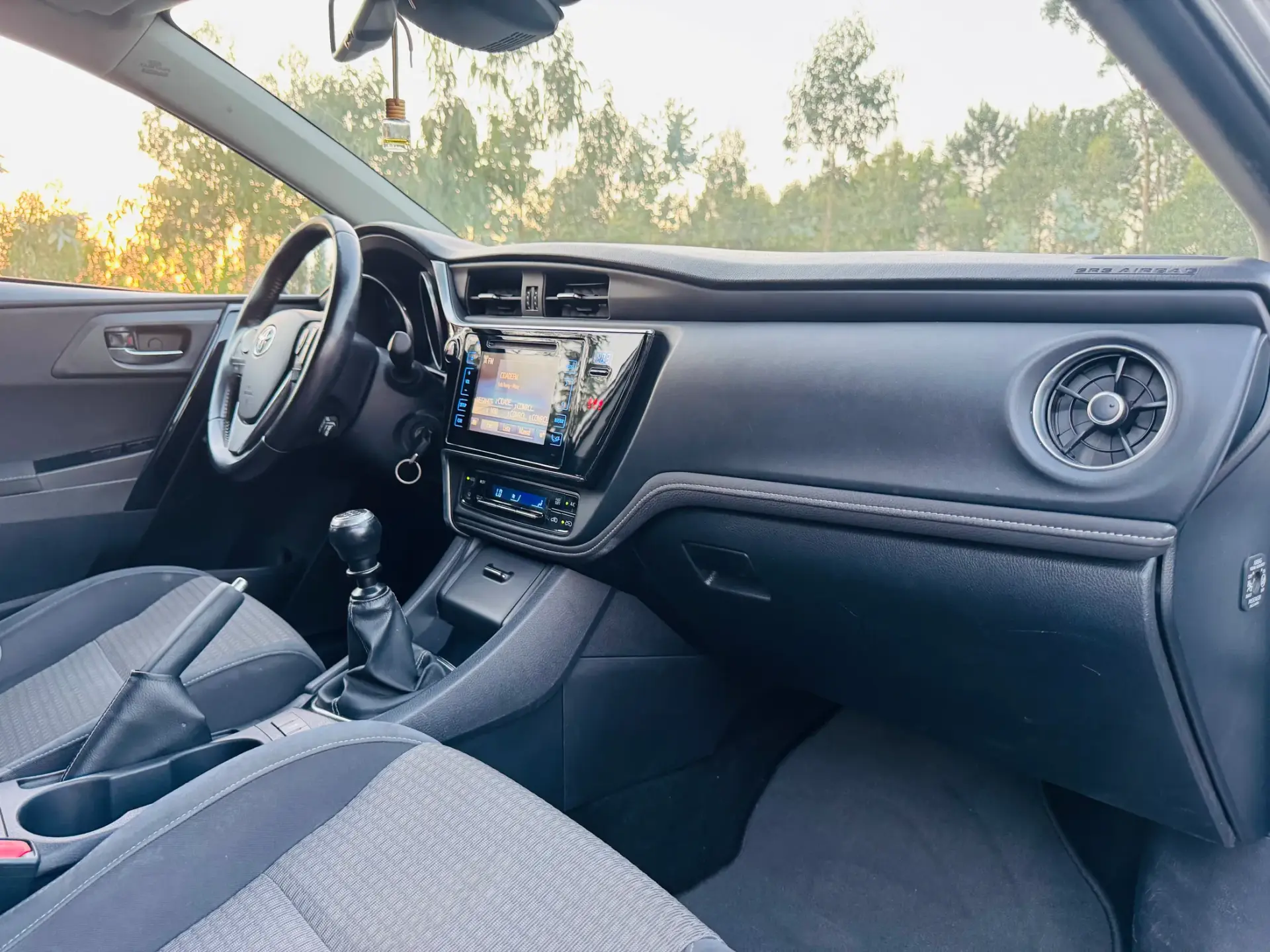 Toyota Auris Touring Sports 1.4 D-4D Comfort+Pack Techno+Pack Sport 33