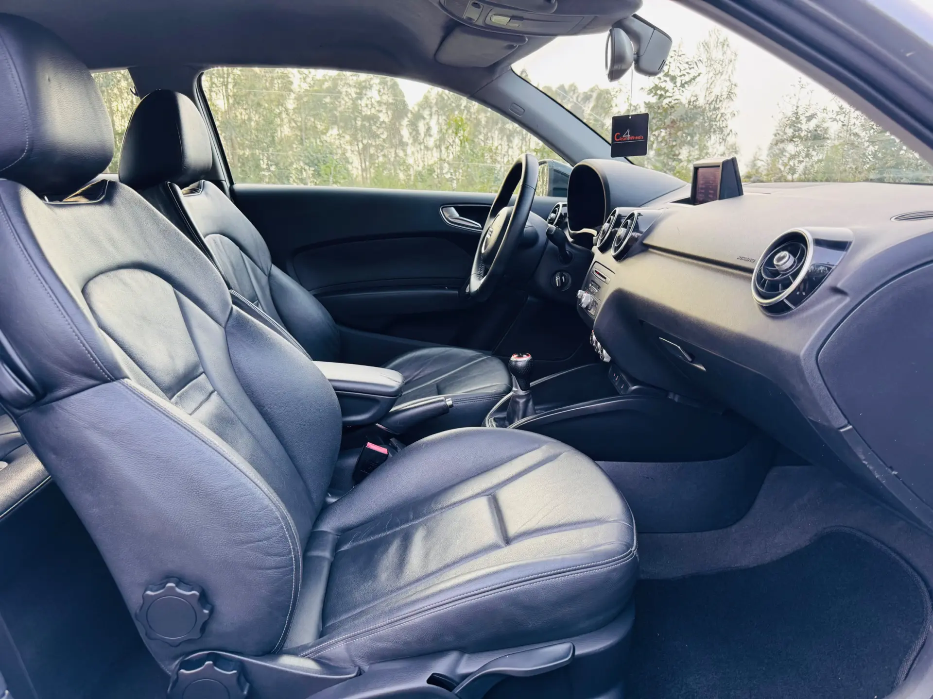 Audi A1 1.6 TDI S-line 37