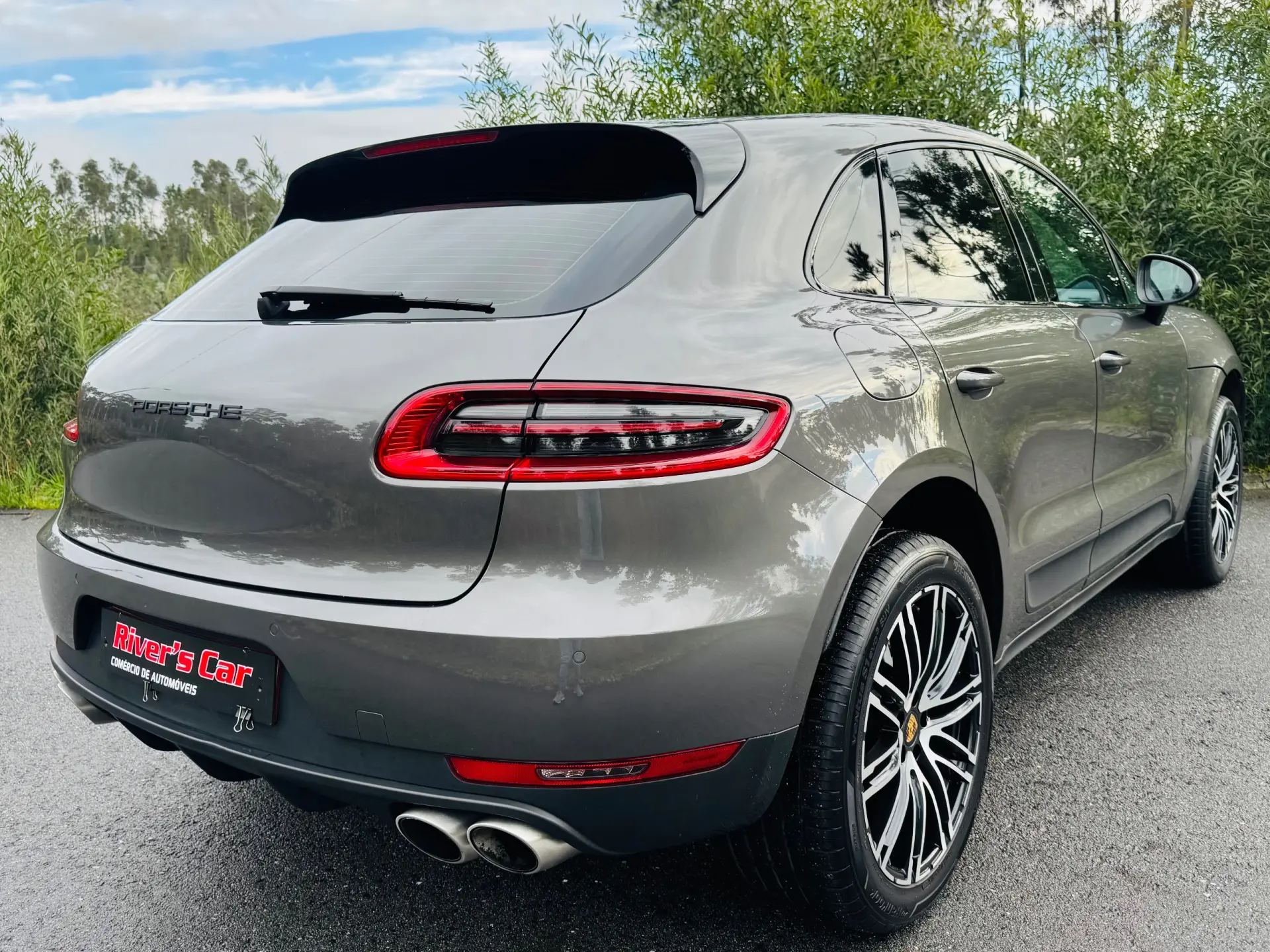 Porsche Macan S 10
