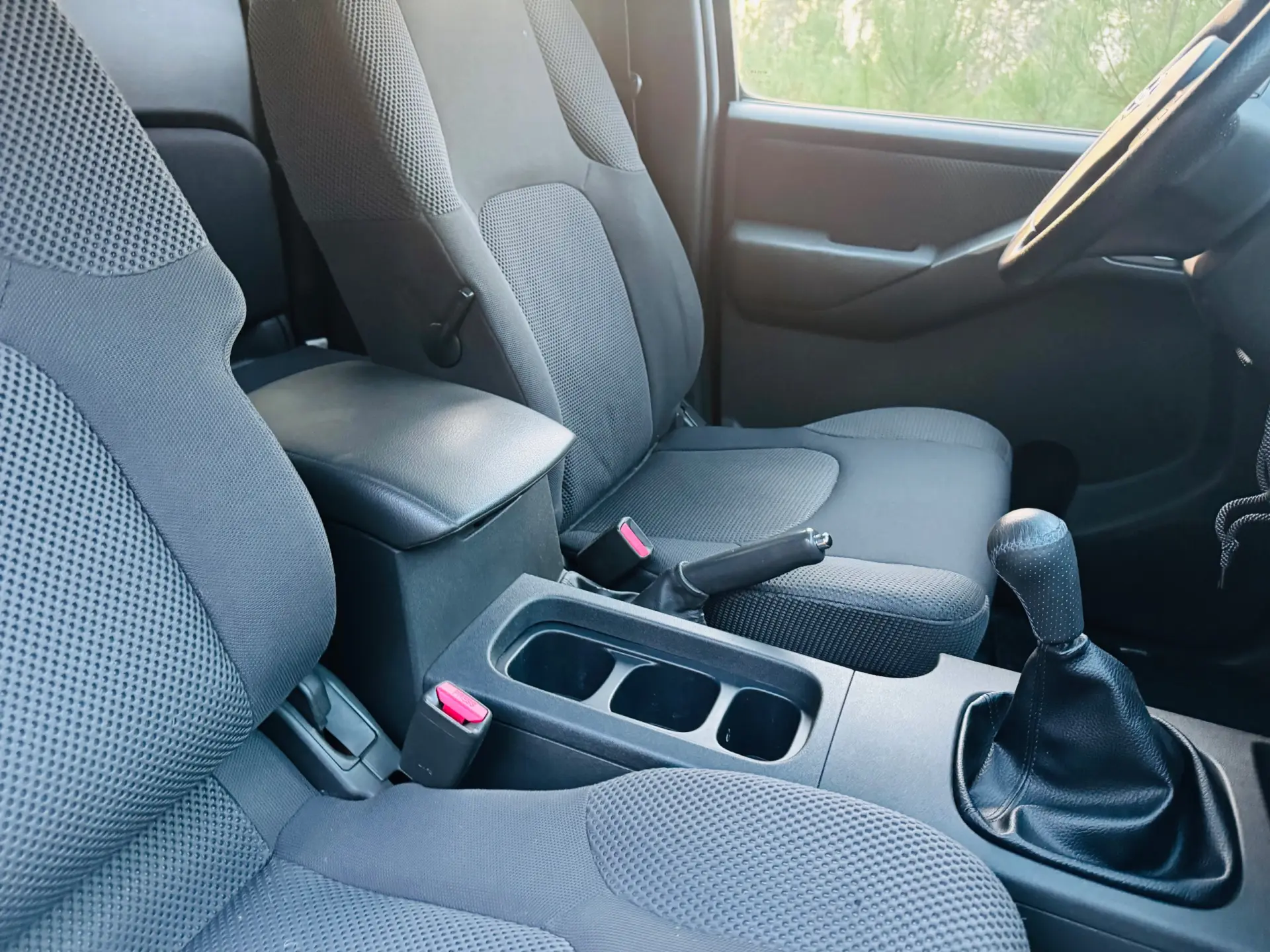 Nissan Navara 2.5 dCi CD SE Eastpak 39