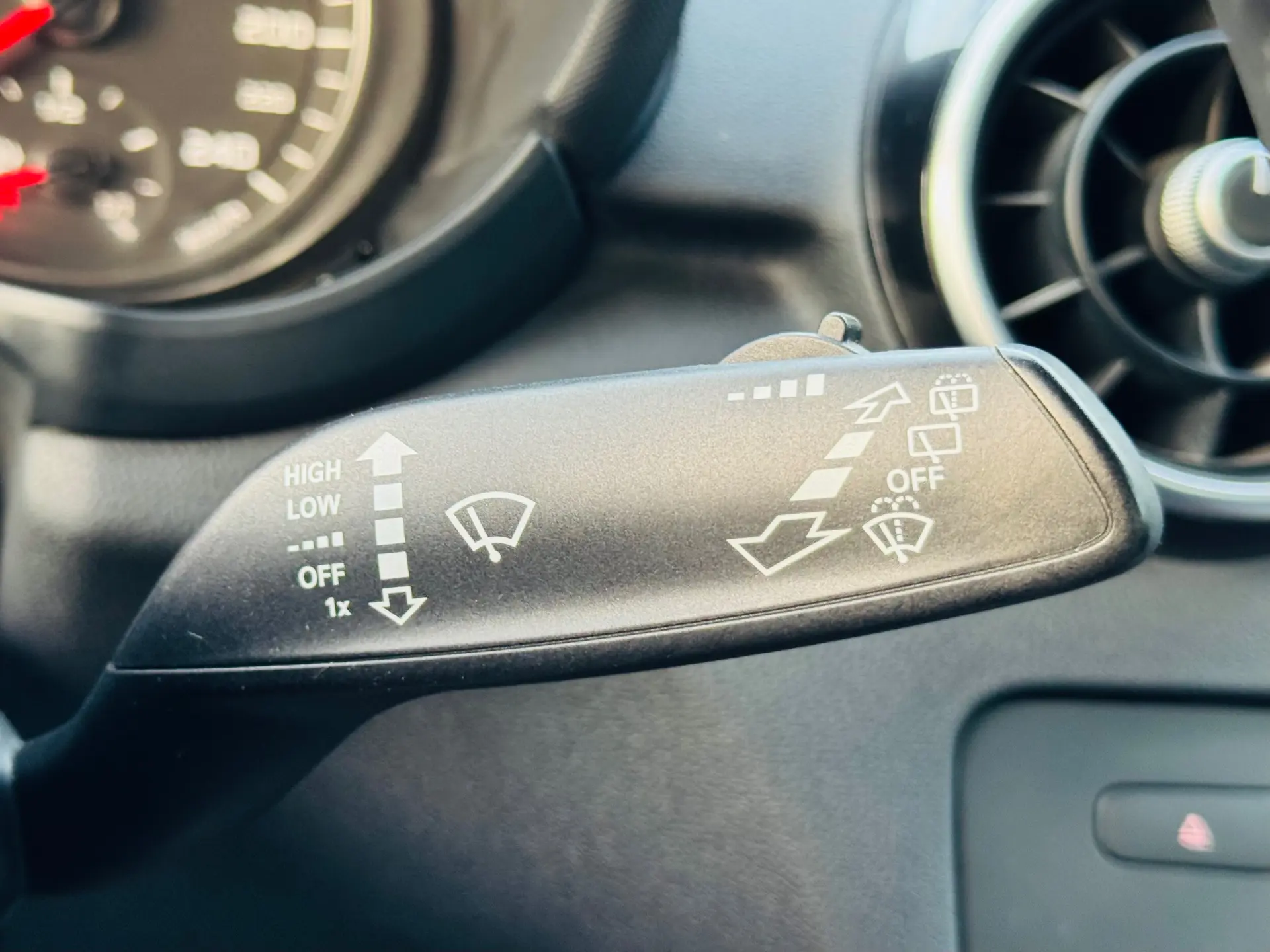 Audi A1 1.6 TDI S-line 25