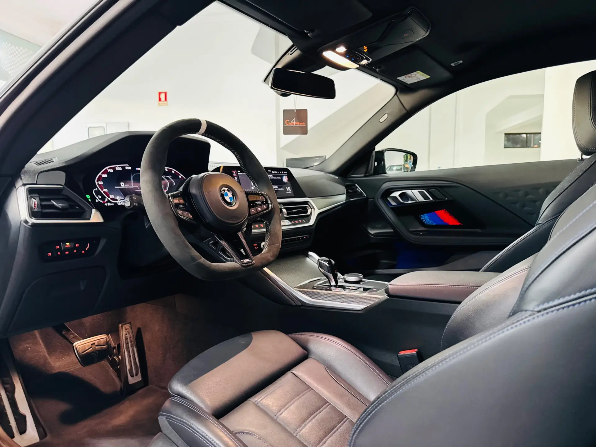 BMW M240i xDrive Auto 18