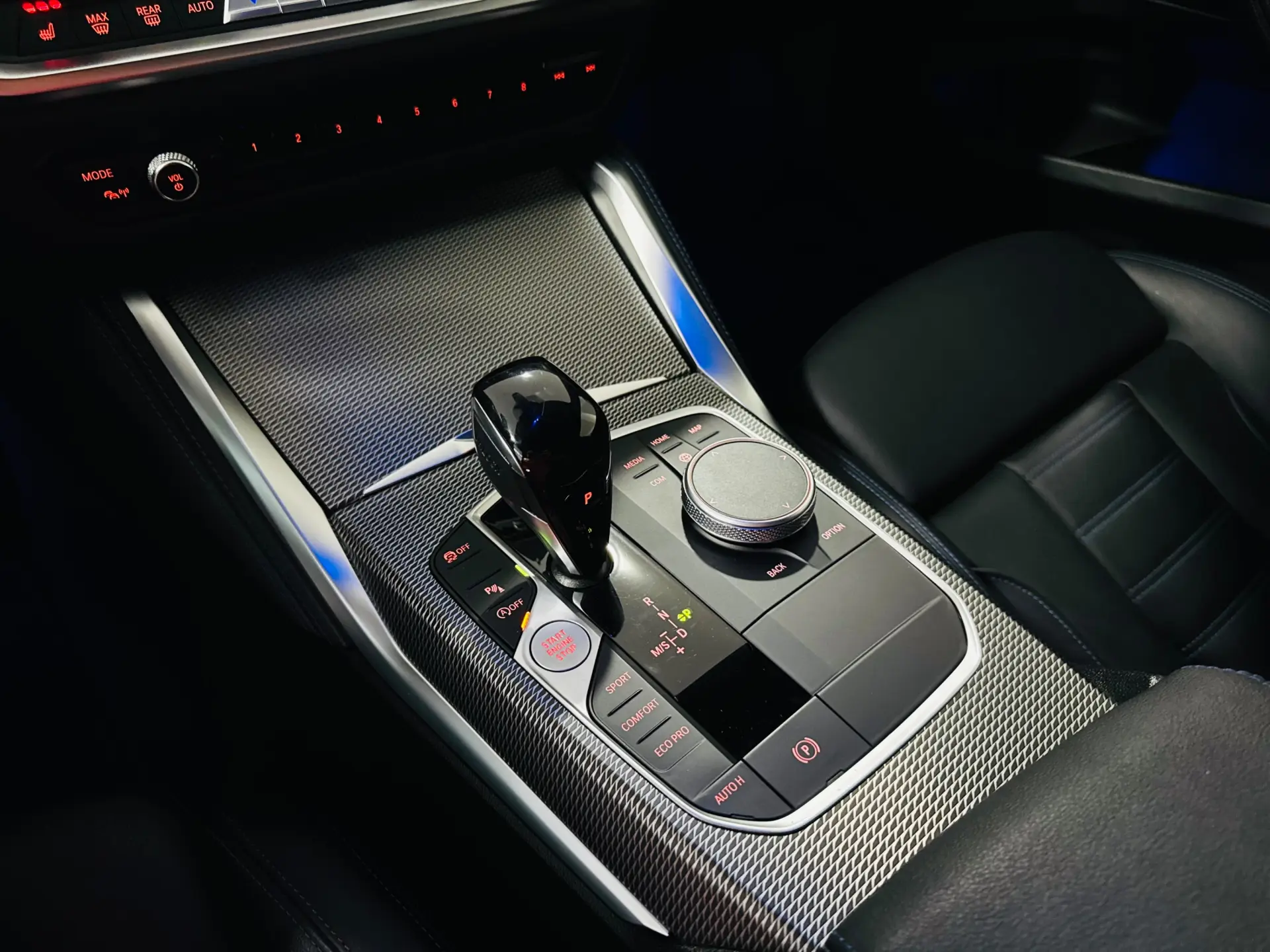 BMW M240i xDrive Auto 32