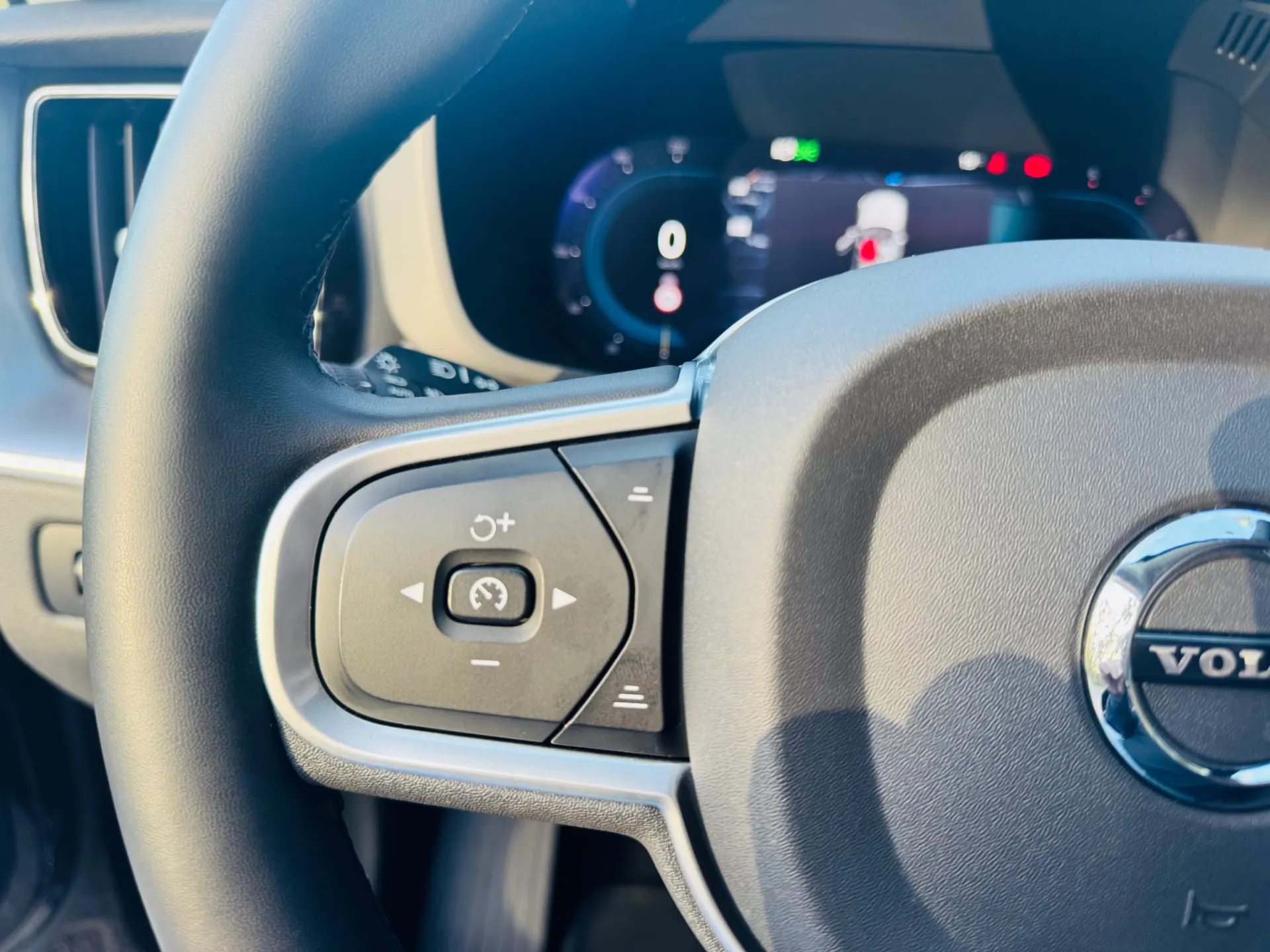 Volvo XC 60 2.0 B4 Inscription Geartronic 27