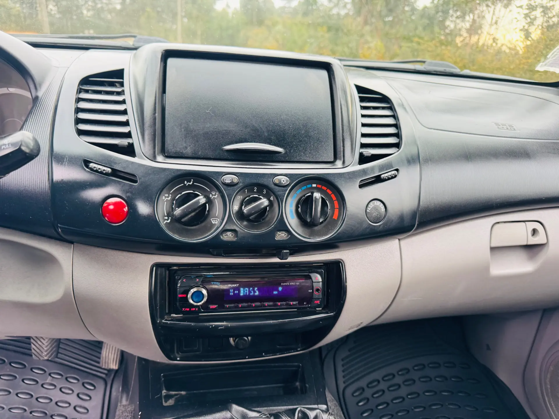 Mitsubishi L200 2.5 DI-D CD Intense AC/JLL 21