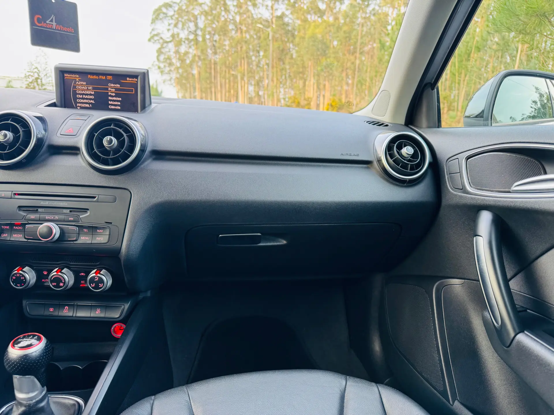 Audi A1 1.6 TDI S-line 35