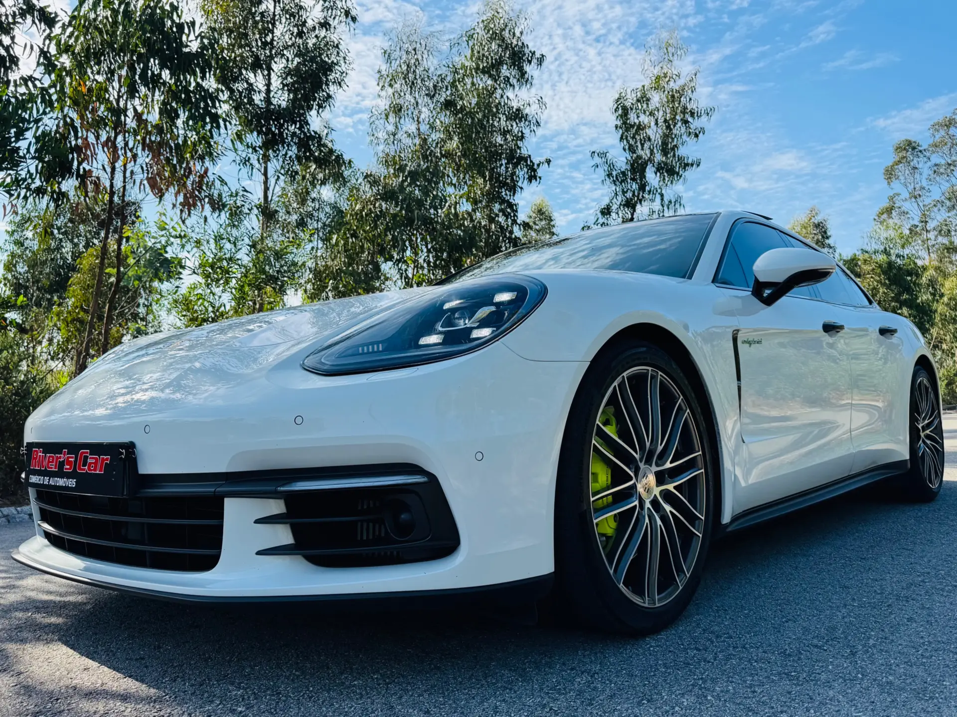 Porsche Panamera Sport Turismo 4 E-Hybrid 3