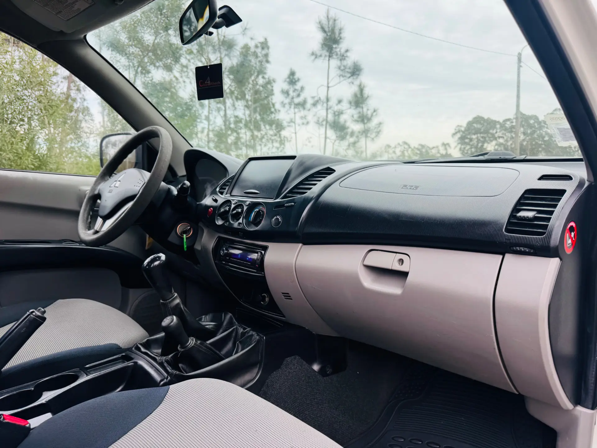 Mitsubishi L200 2.5 DI-D CD Intense AC/JLL 23