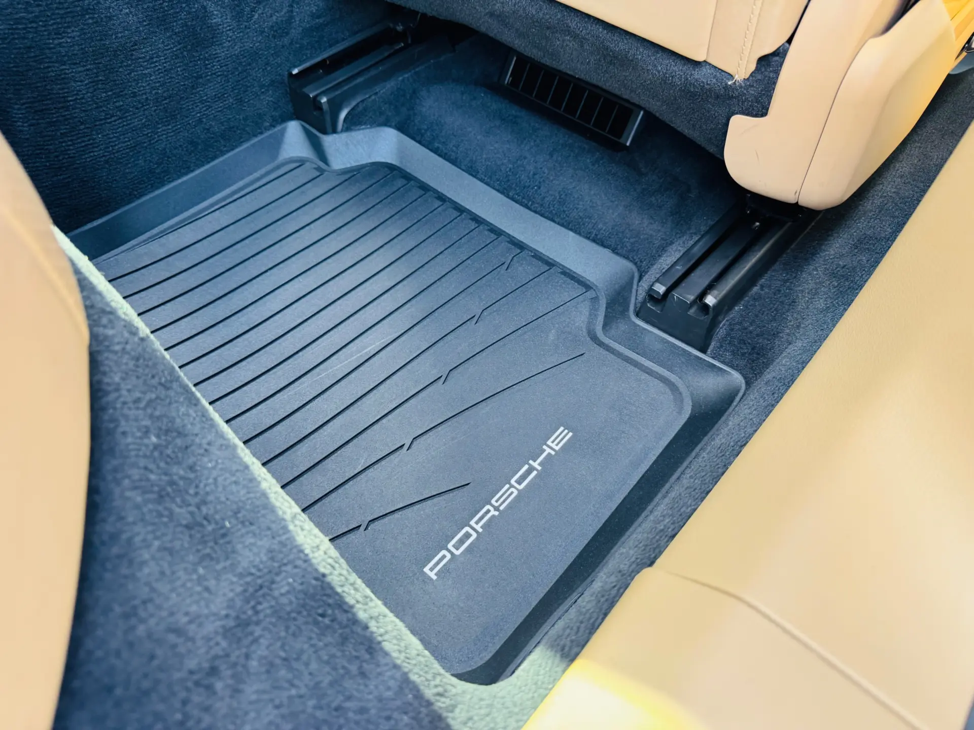 Porsche Panamera Sport Turismo 4 E-Hybrid 68