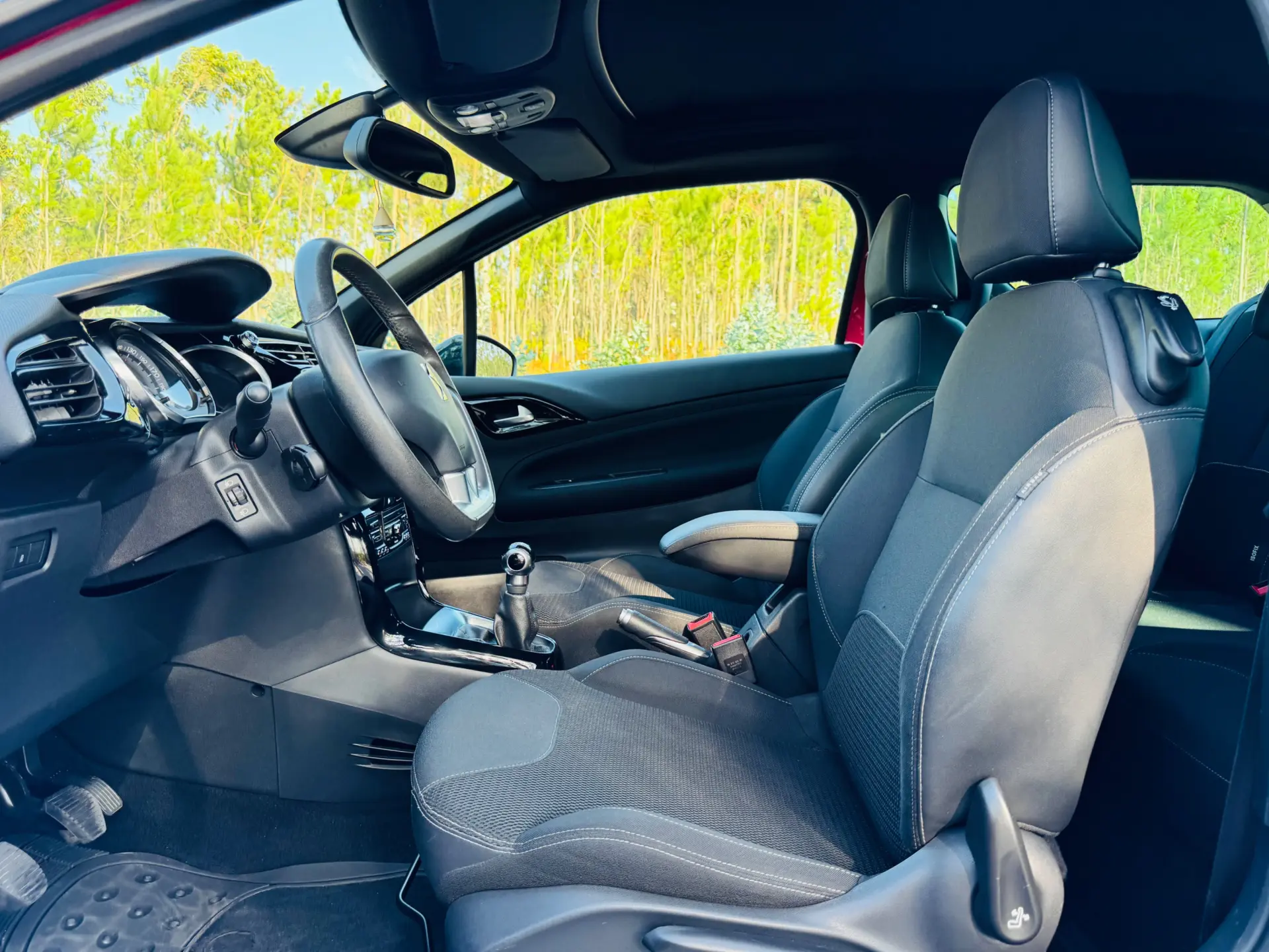 Citroen DS3 Cabrio 1.2 VTi So Chic 16