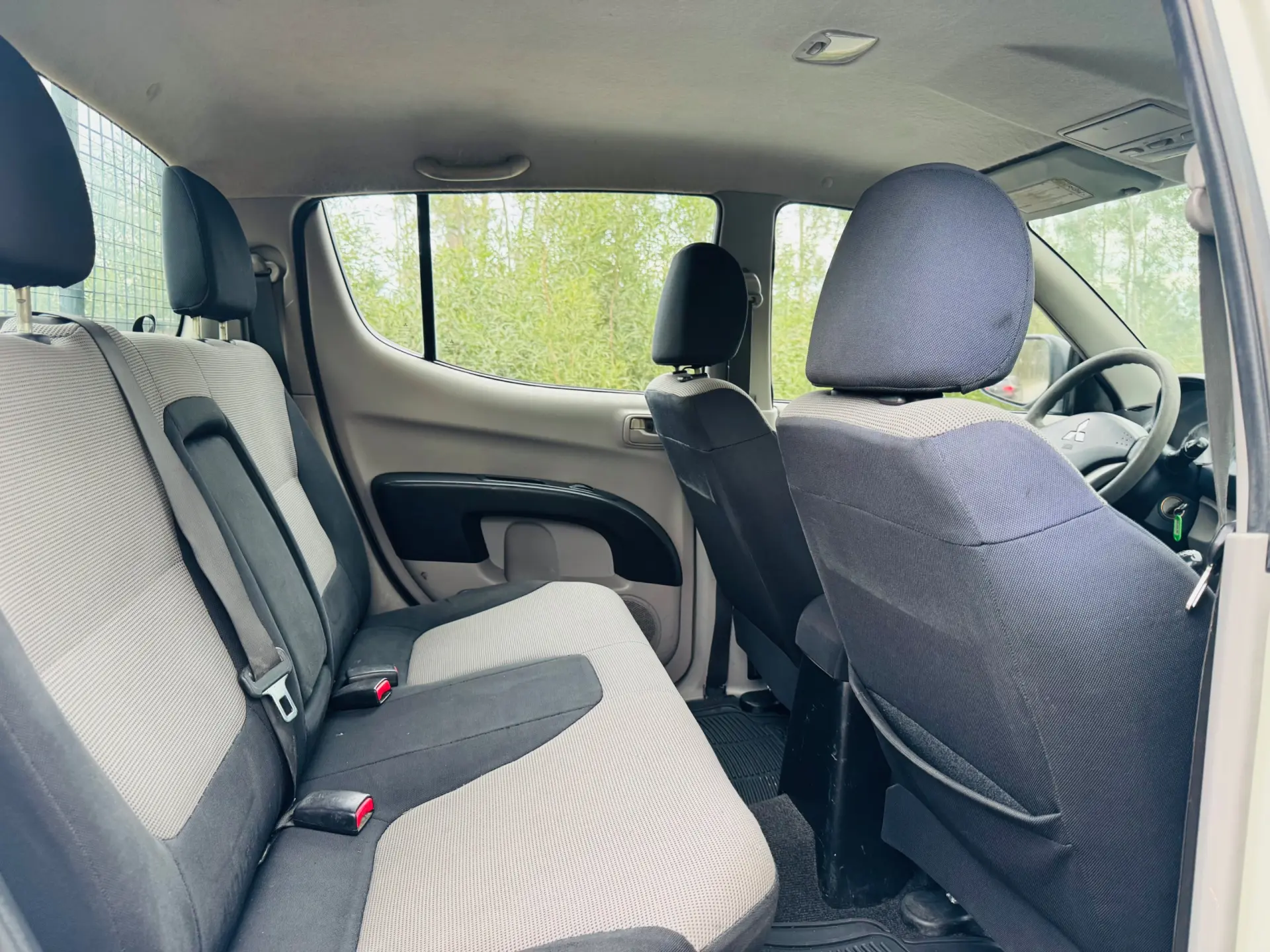 Mitsubishi L200 2.5 DI-D CD Intense AC/JLL 31