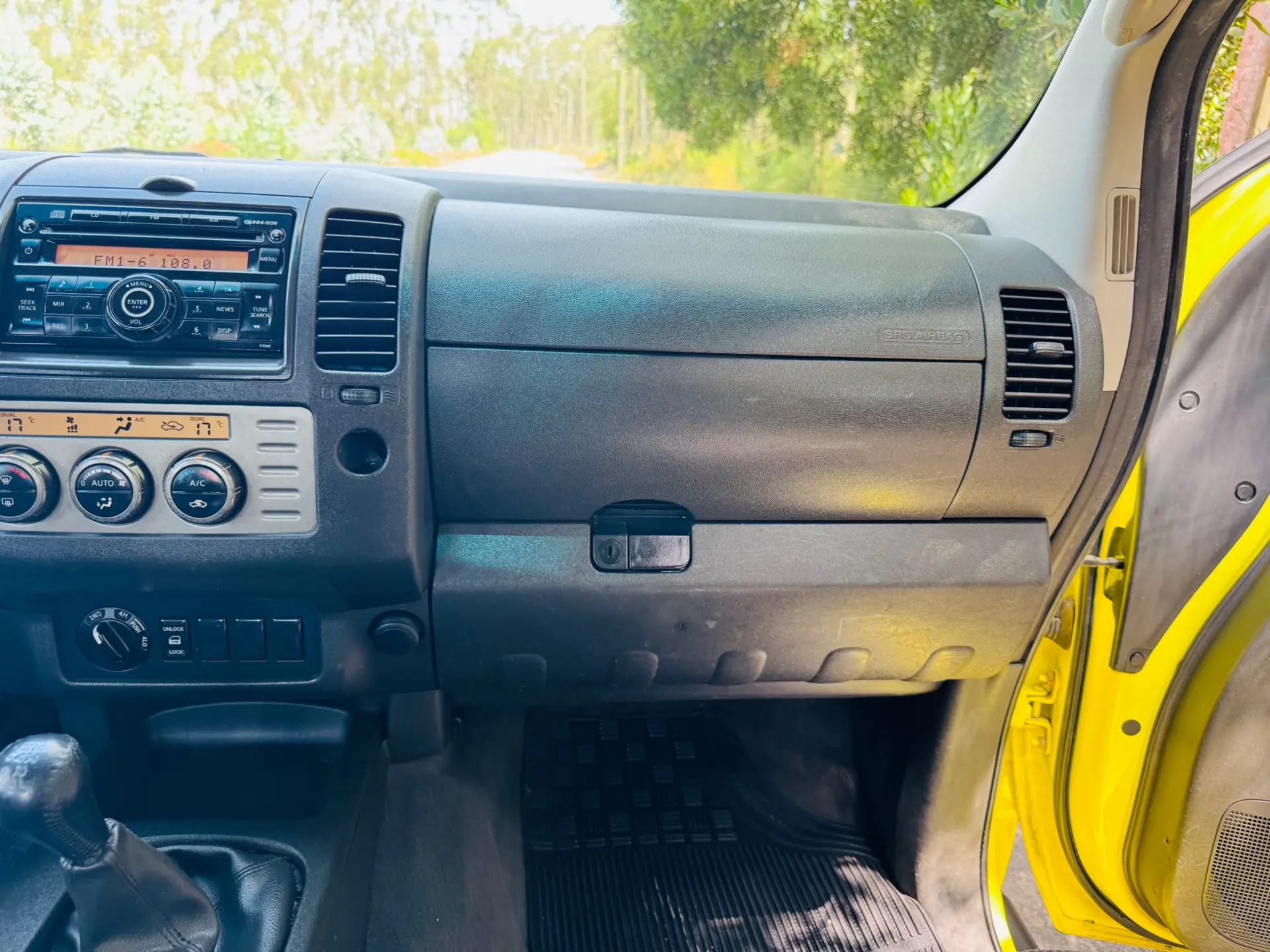 Nissan Navara 2.5 dCi CD SE Eastpak 33