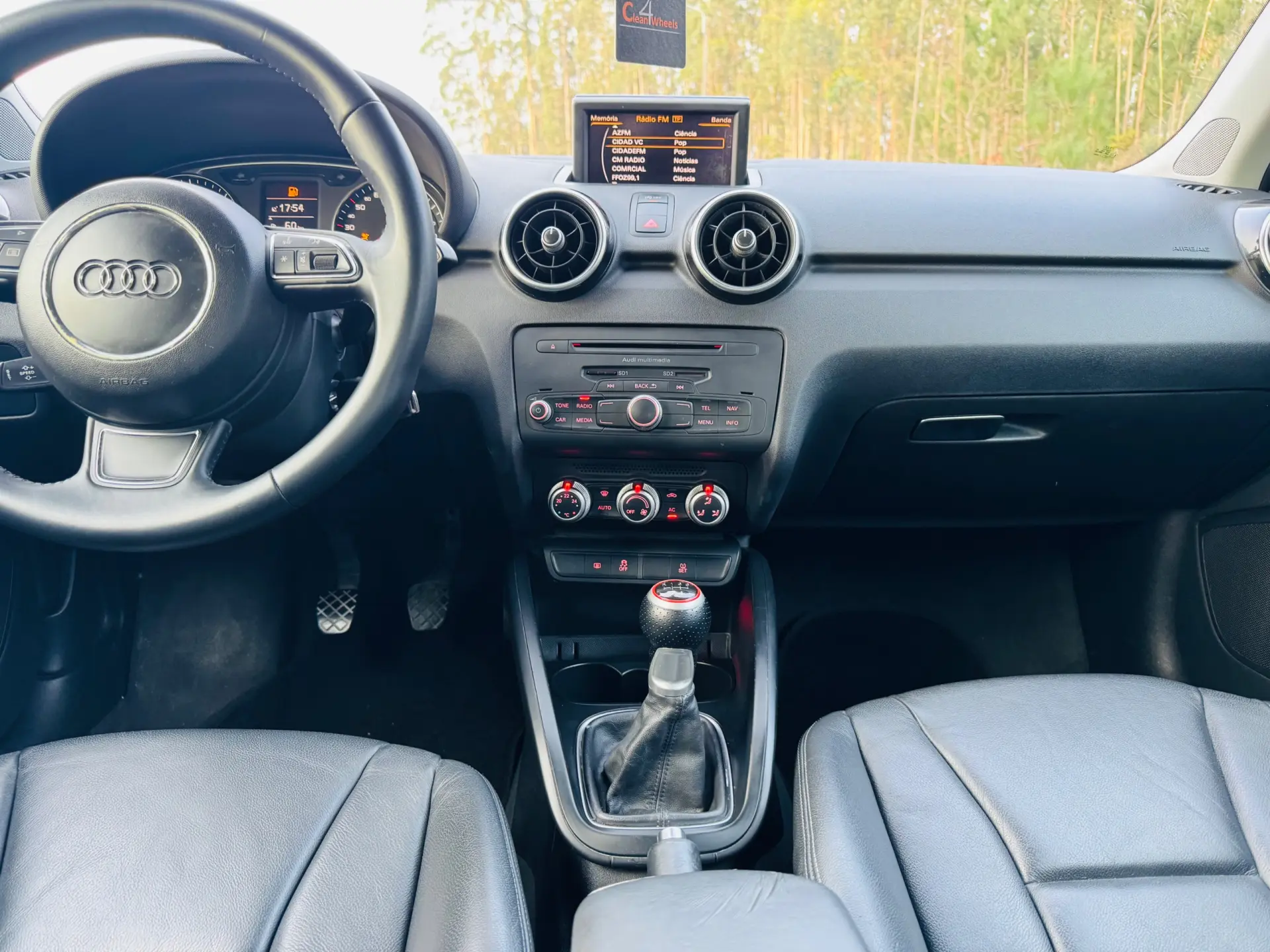 Audi A1 1.6 TDI S-line 34