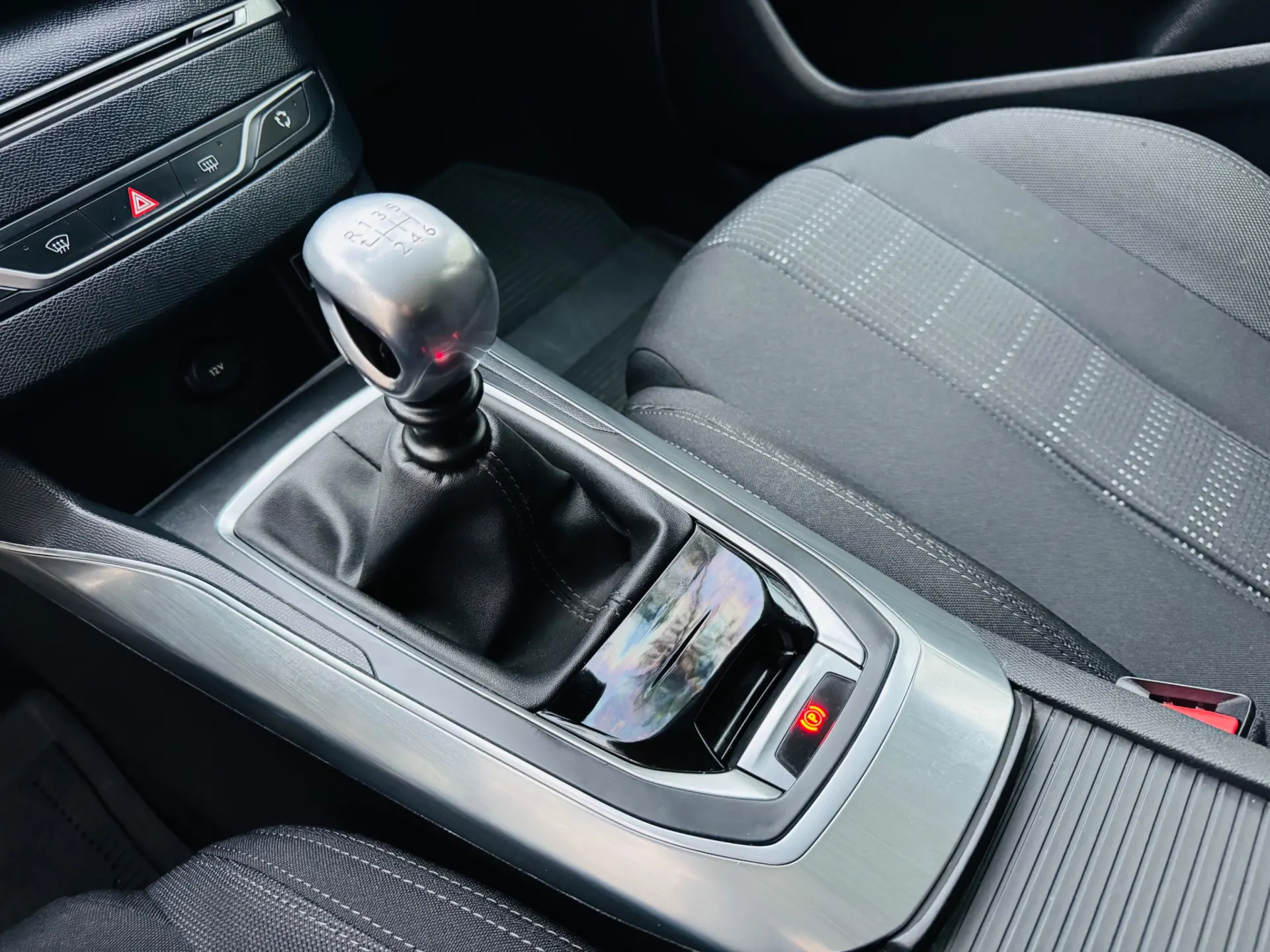 Peugeot 308 SW 1.6 BlueHDi Allure J17 28