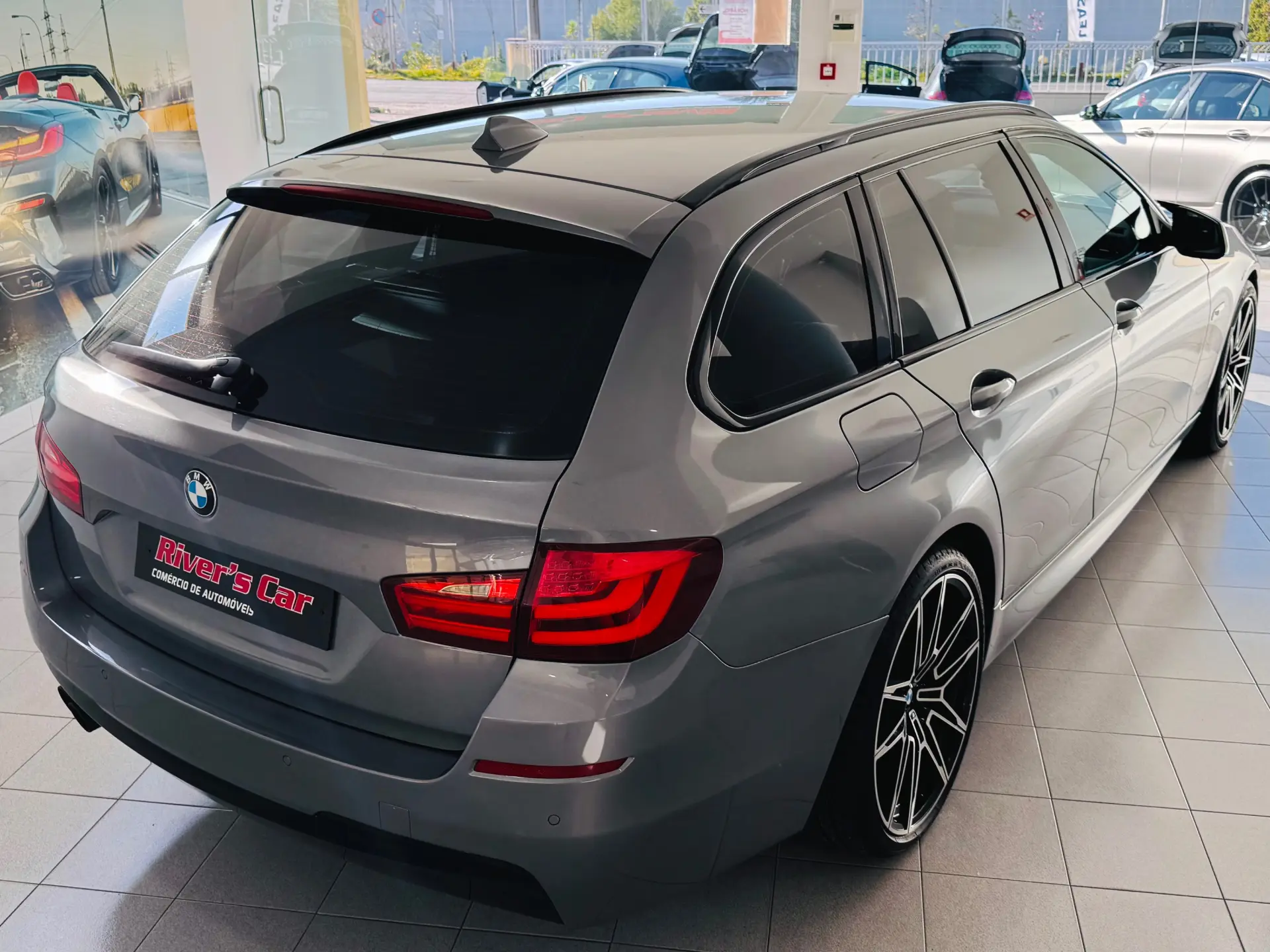 BMW 520 d Pack M Auto 10