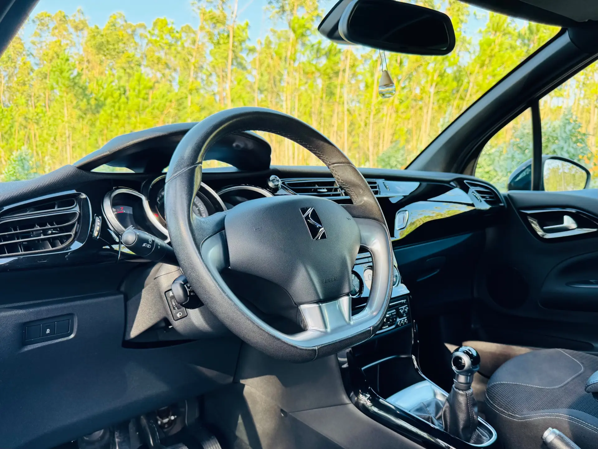 Citroen DS3 Cabrio 1.2 VTi So Chic 17