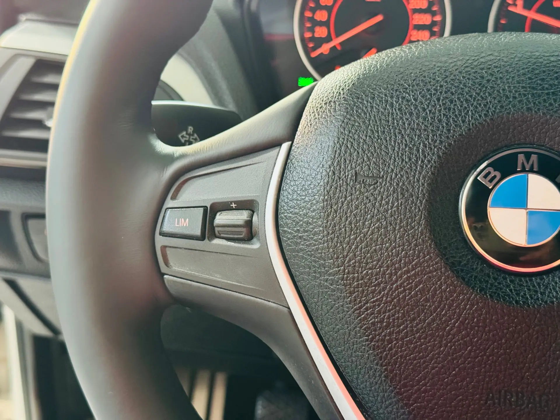 BMW 118 d Pack M 21