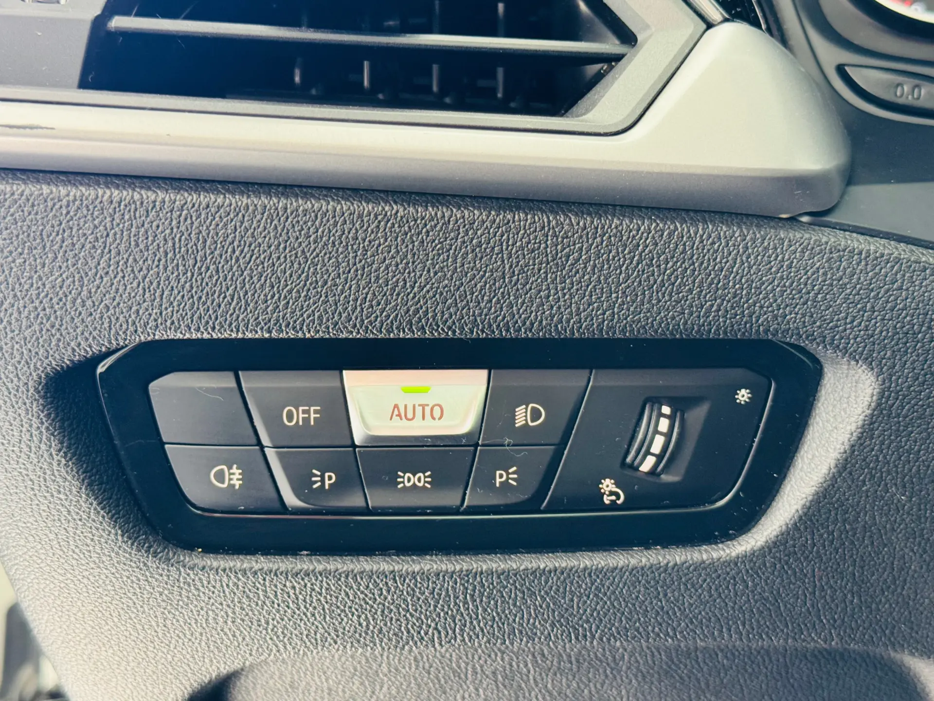 BMW 320 d Aut. Advantage 19