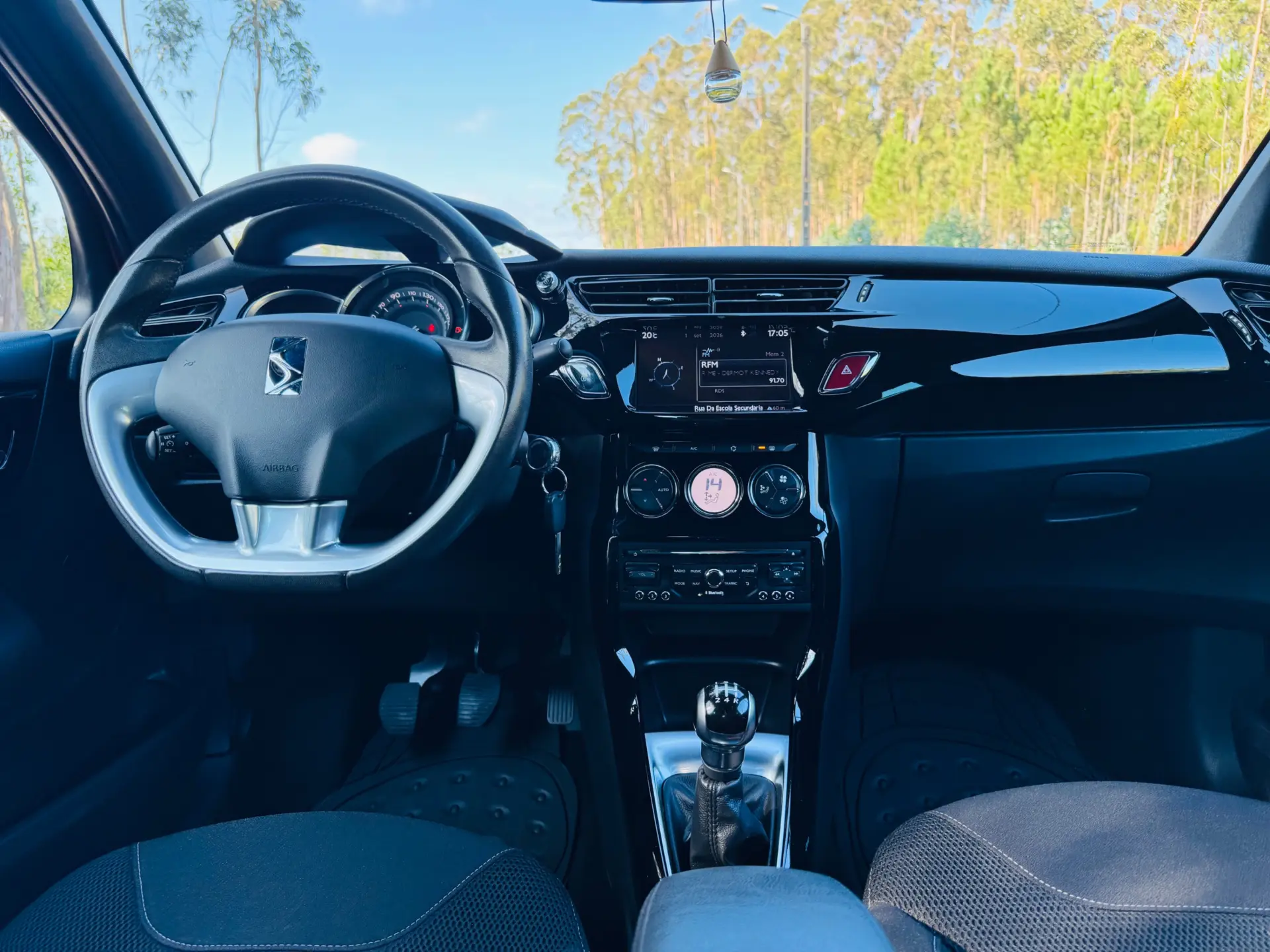 Citroen DS3 Cabrio 1.2 VTi So Chic 24