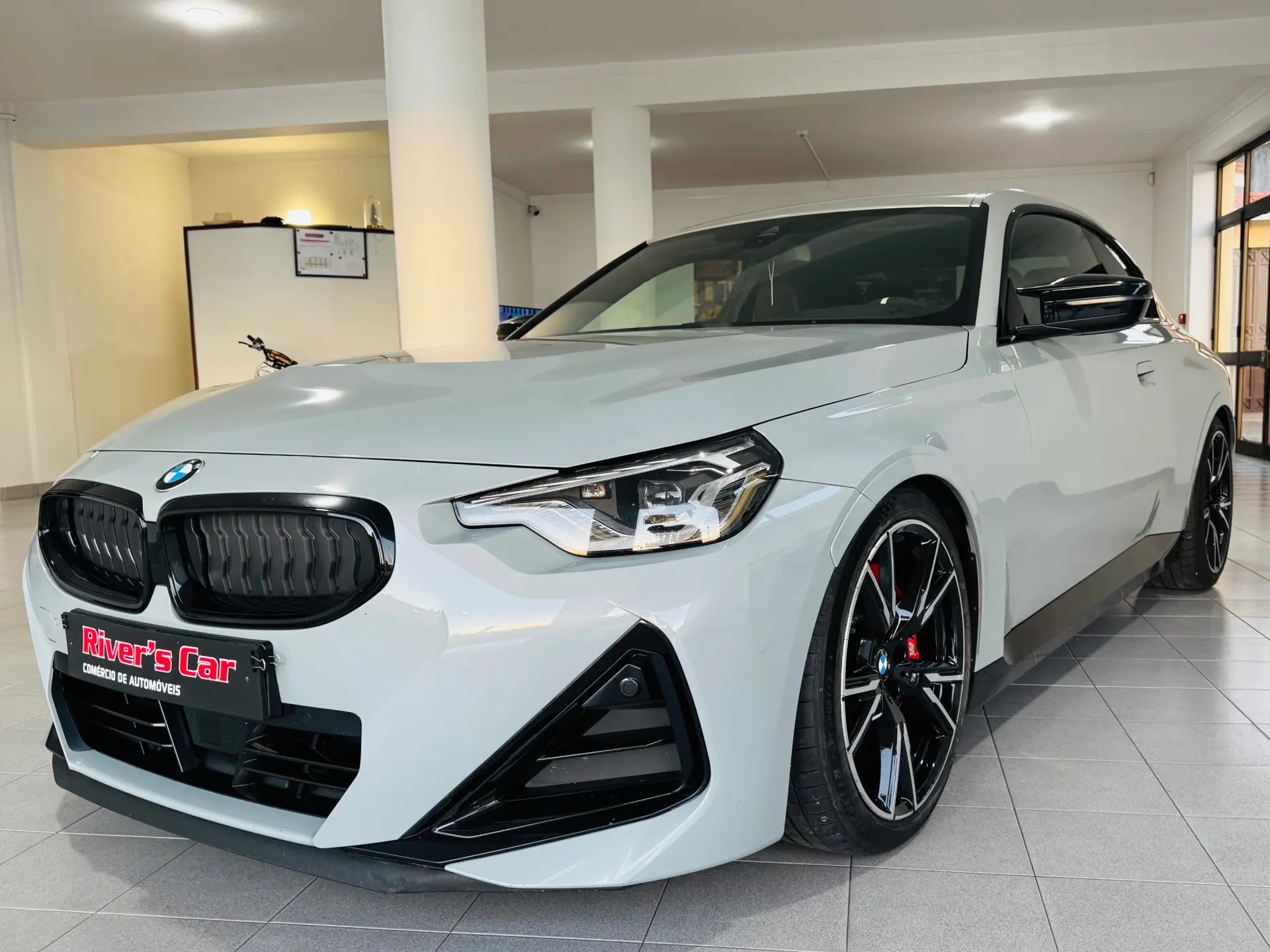 BMW M240i xDrive Auto 1