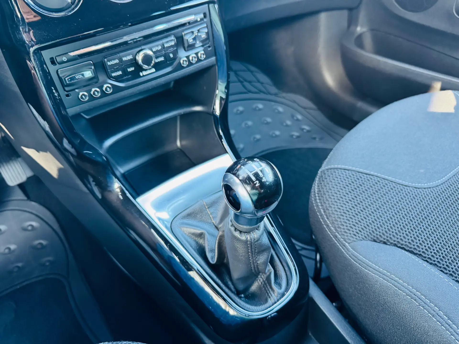 Citroen DS3 Cabrio 1.2 VTi So Chic 22